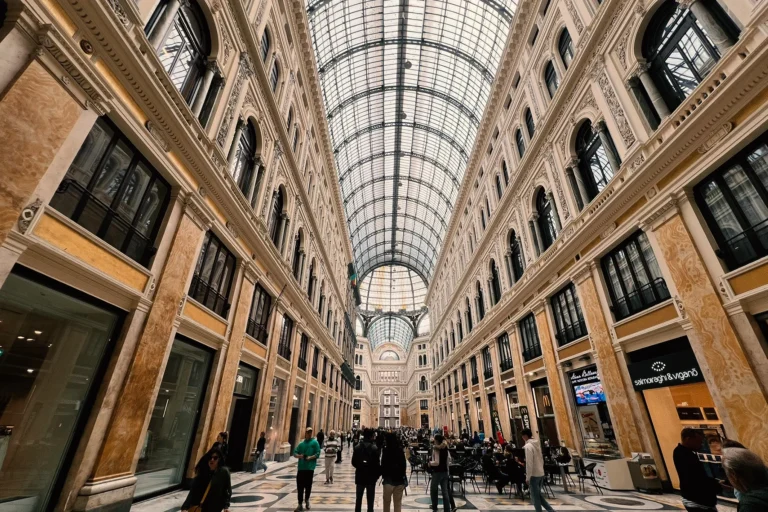 Galleria-Umberto-en-Napoles-Italia (1)