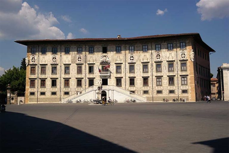 Palazzo della Carovana en Pisa italia Lugares para visitar en la Ciudad de Pisa Italia durante tu parada del crucero