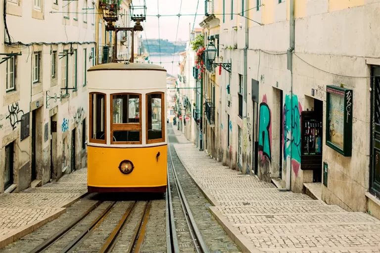 Tranvia en Baxia Lisboa