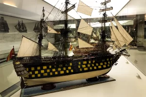 Barco a escala en el museo navar de Cartagena España