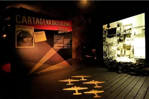 Interior del museo de la guerra civil en cartagena españa