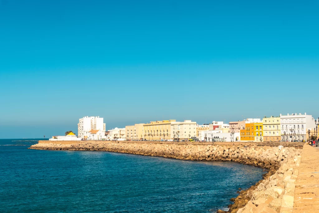 Vista panoramica de la playa de cádiz españa