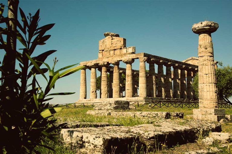 Ruinas-antiguas-en-Napoles-Italia