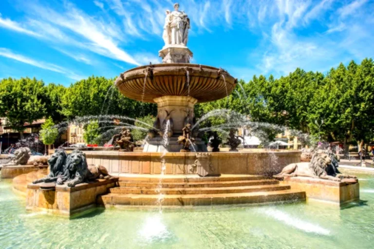 Qué hacer en Marsella Francia en una parada de crucero 10 aix-en-provence-fuente-de-la-rotonda-edicion-creativa