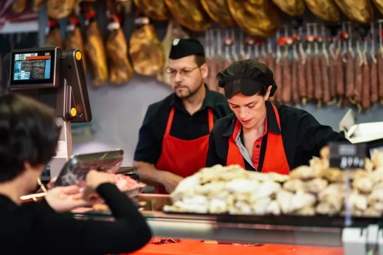 Qué hacer en Barcelona en una parada de crucero 3 mercado-de-la-boqueria-barcelona-puesto-de-carnes