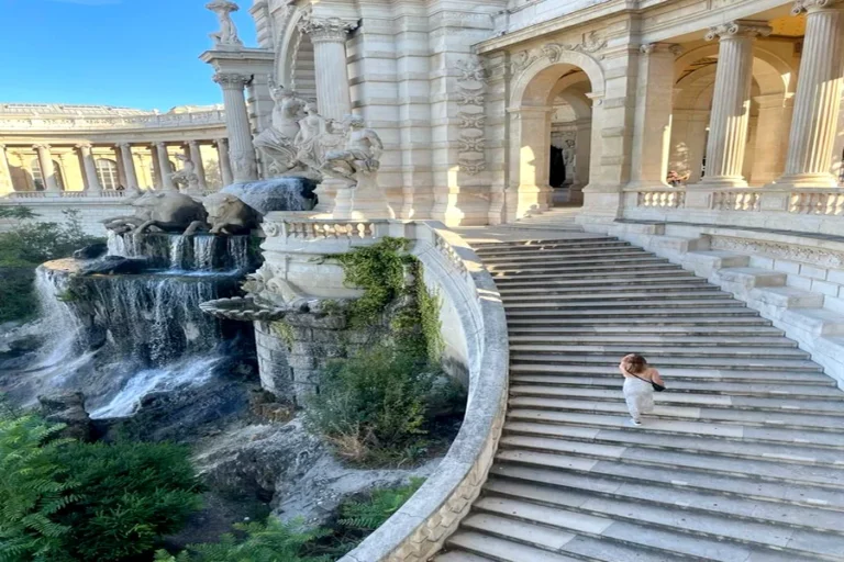 Qué hacer en Marsella Francia en una parada de crucero 9 palacio de longchamp marsella escalinata y fuente Qué hacer en Marsella Francia en una parada de crucero