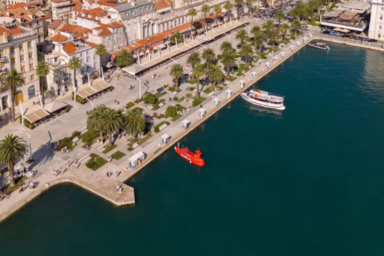 Que hacer en Split Croacia en una escala de crucero 3 paseo-maritimo-de-riva-en-split-croacia-vista-panoramica-sin-distorsion