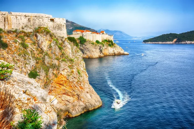 Qué hacer en Dubrovnik en una escala de crucero 3 Cueva Azul de la isla Koločep – tour desde Dubrovnik