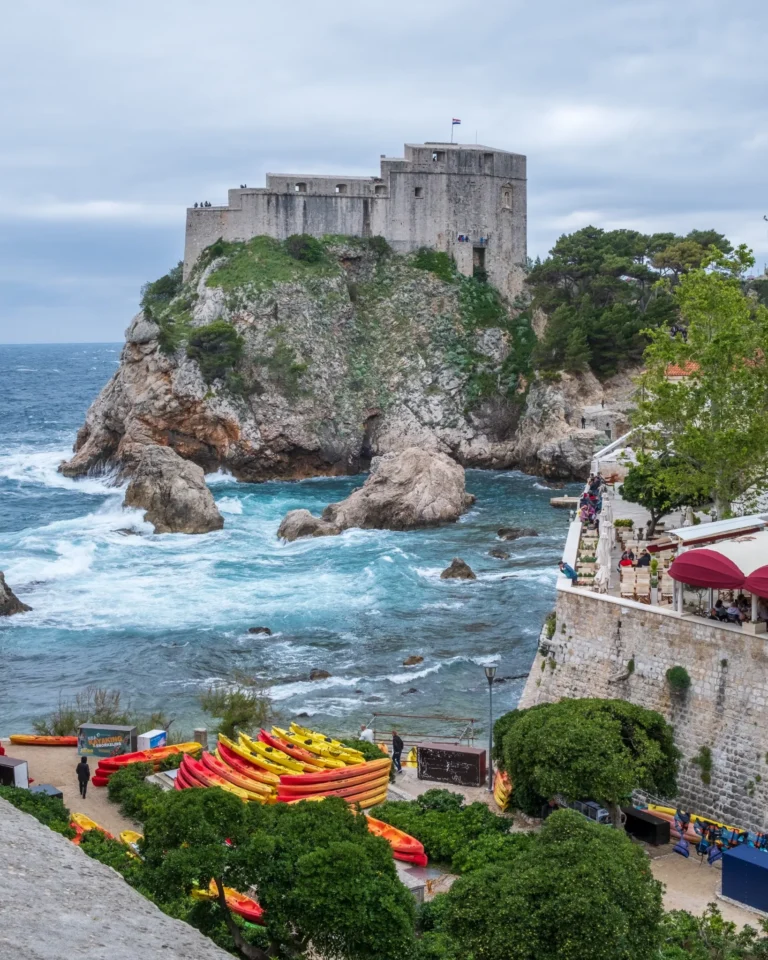 Qué hacer en Dubrovnik en una escala de crucero 1 fuerte-lovrijebastion-de-saint-remy-cagliari-monumento-historiconac-dubrovnik-escenario-juego-de-trono
