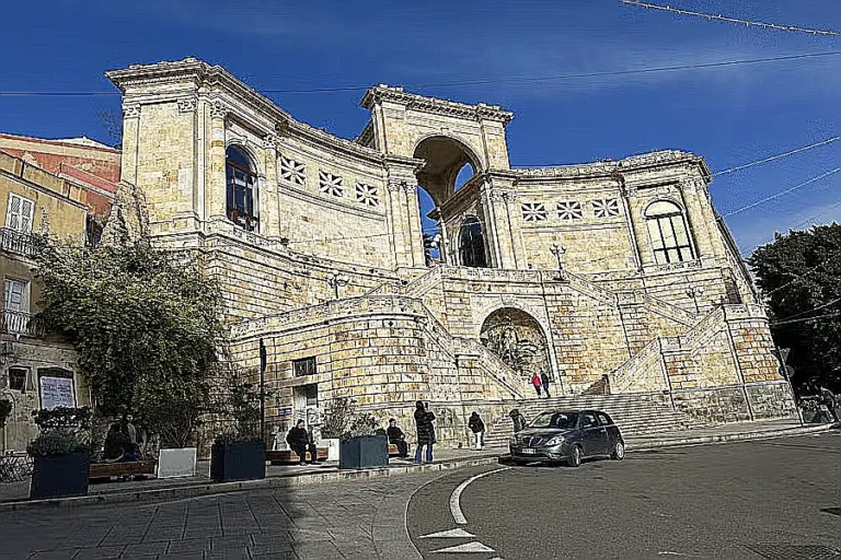 Qué hacer en Cagliari, Sardinia en un día de crucero 1 bastion-de-saint-remy-cagliari-monumento-historico