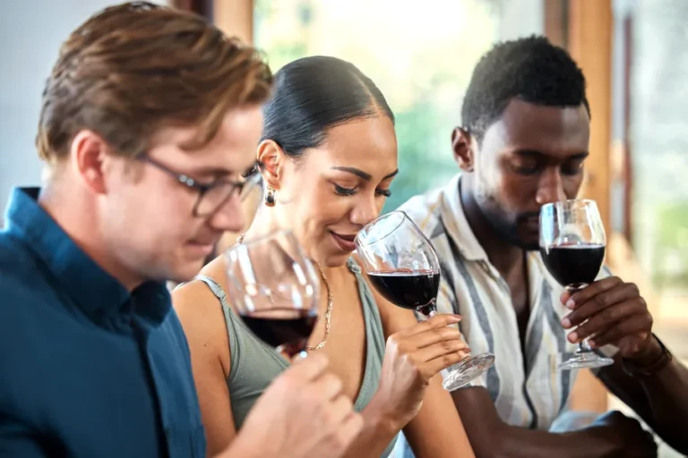 Qué hacer en Cagliari, Sardinia en un día de crucero 9 cata-de-vinos-en-cagliari-experiencia-gastronomica-entre-amigos