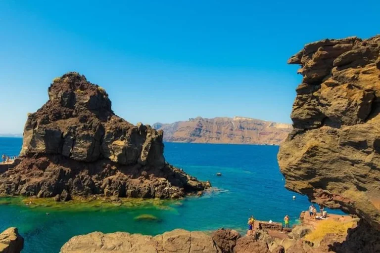 aguas-termales-nea-kameni-santorini-grecia-paisaje