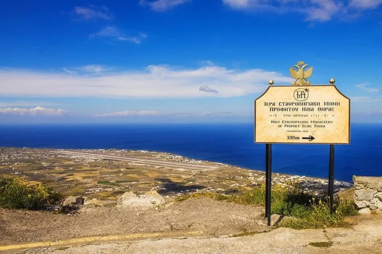 profitis-ilias-santorini-grecia-vista-panoramica-monasterio
