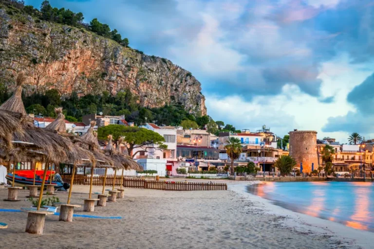capo-gallo-palermo-playa-de-mondello-y-costas-mediterraneas