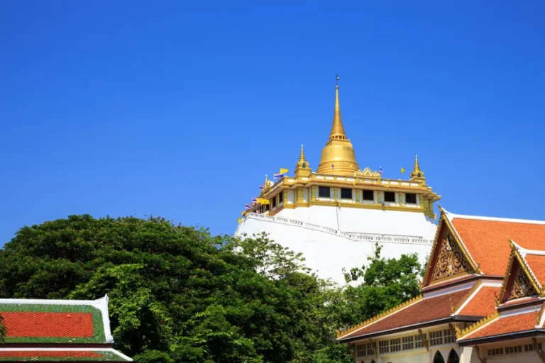 golden-mount-en-wat-saket-templo-con-vistas-en-crucero-por-bangkok